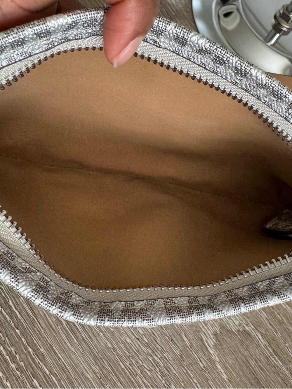 Michael Kors belt bag - Picture 2 of 7